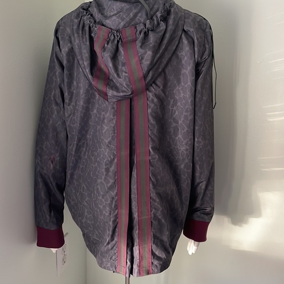 The Upside Snow Leopard windbreaker jacket - Picture 5 of 11